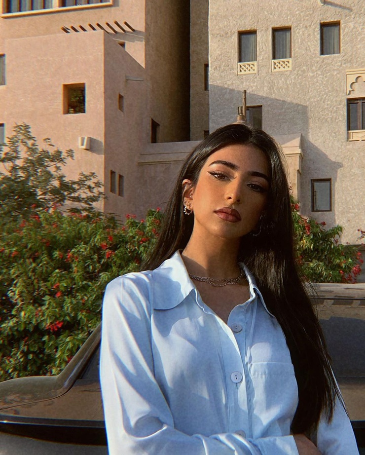 Iffat Marashi