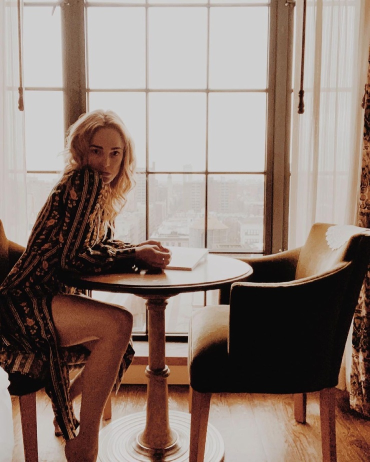 Caity Lotz Caity Lotz