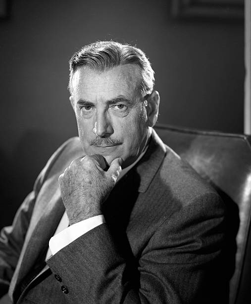 Raymond Bailey