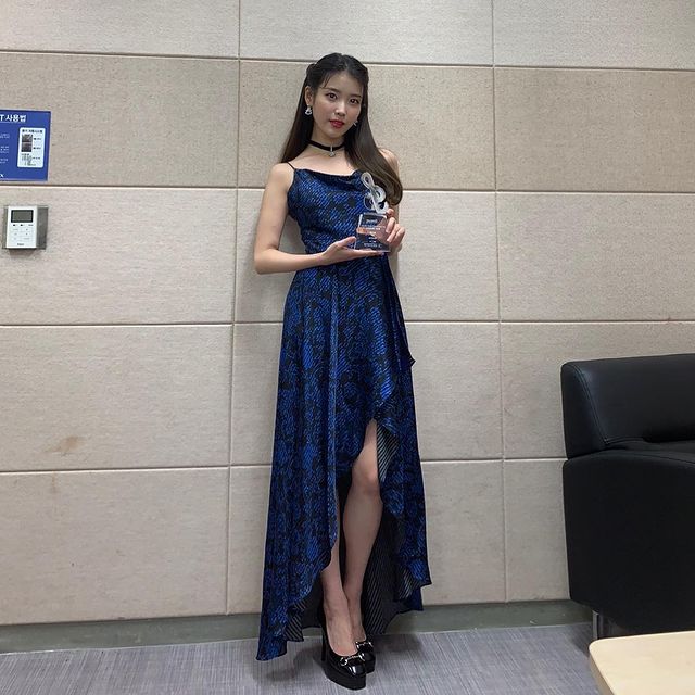IU