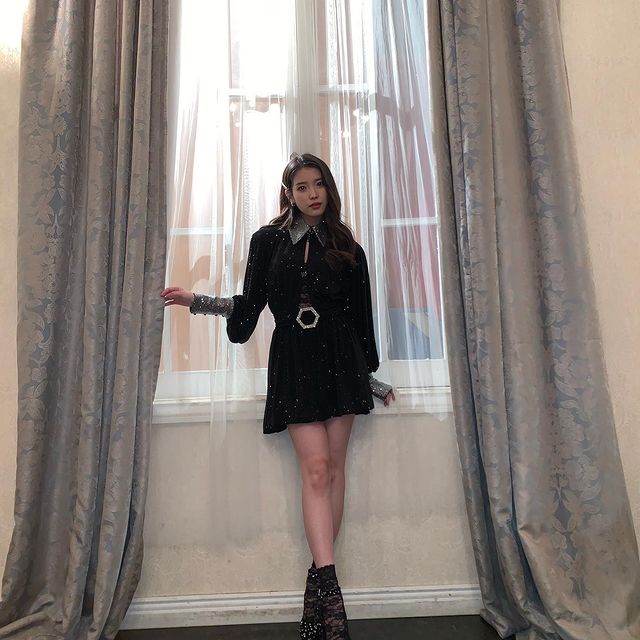 IU