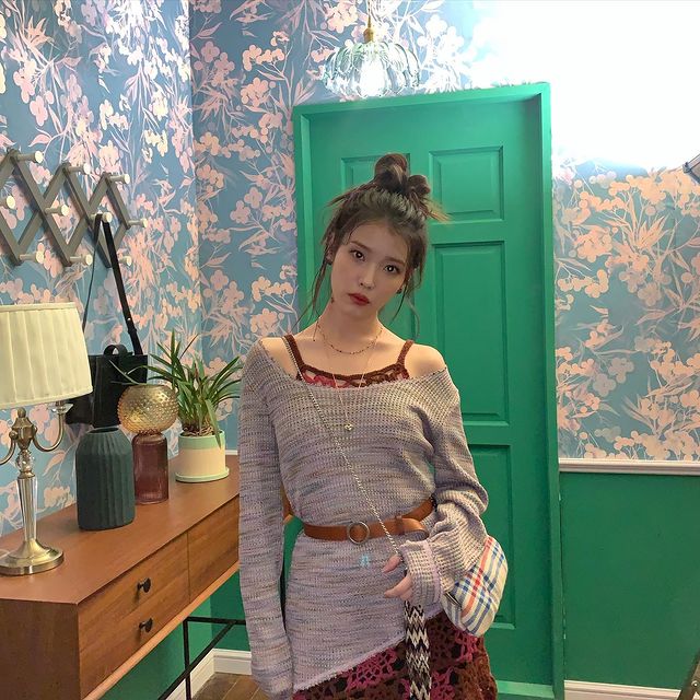 IU
