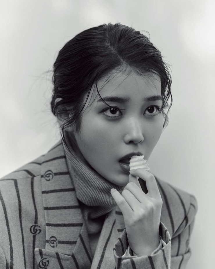 IU