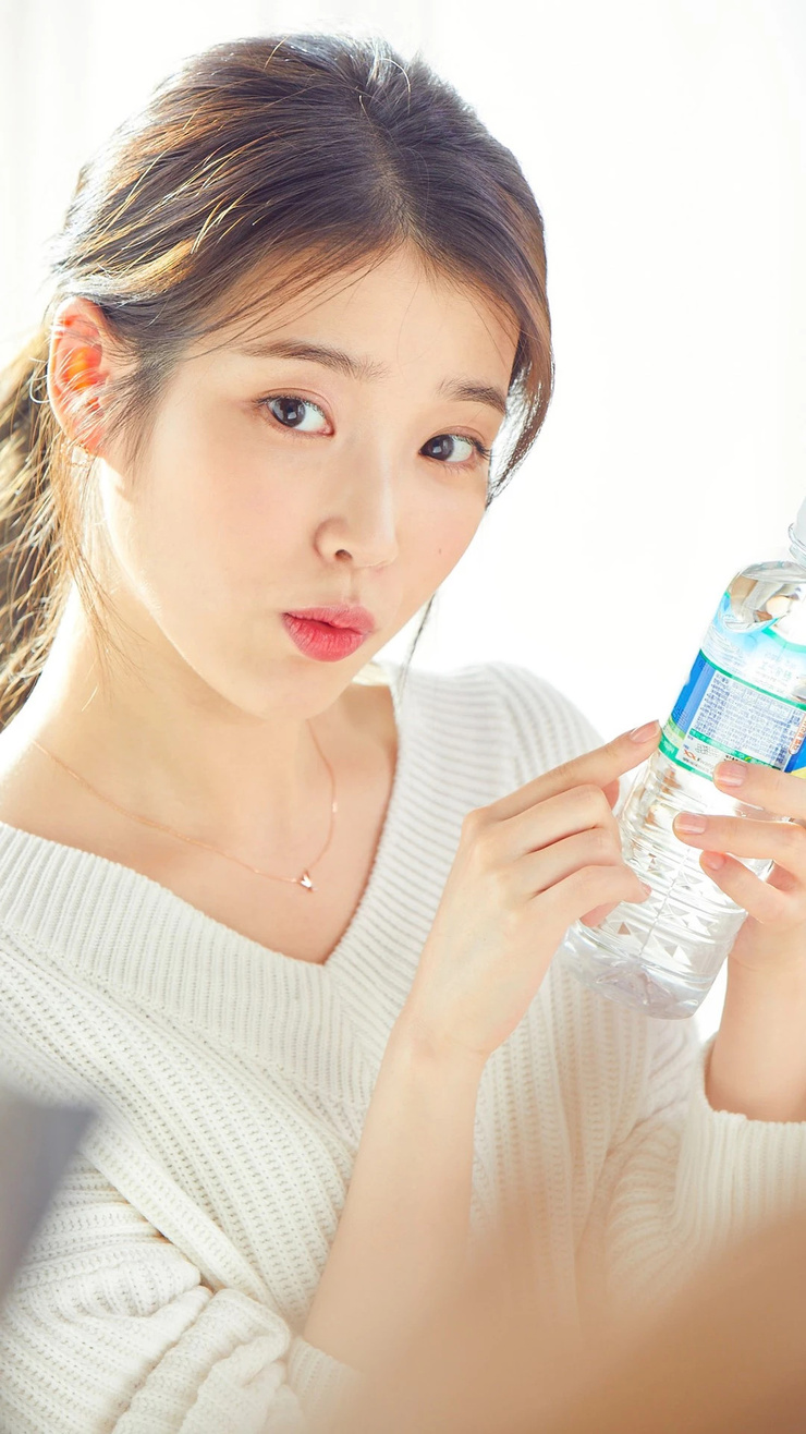 IU