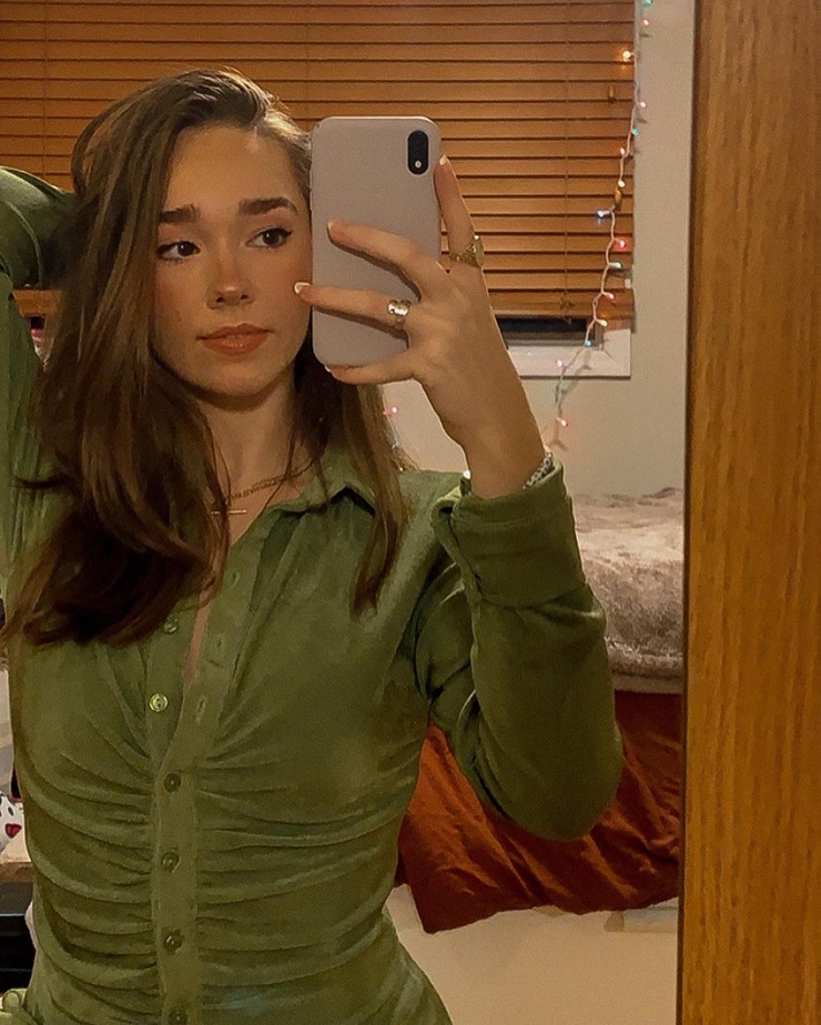 Holly Taylor