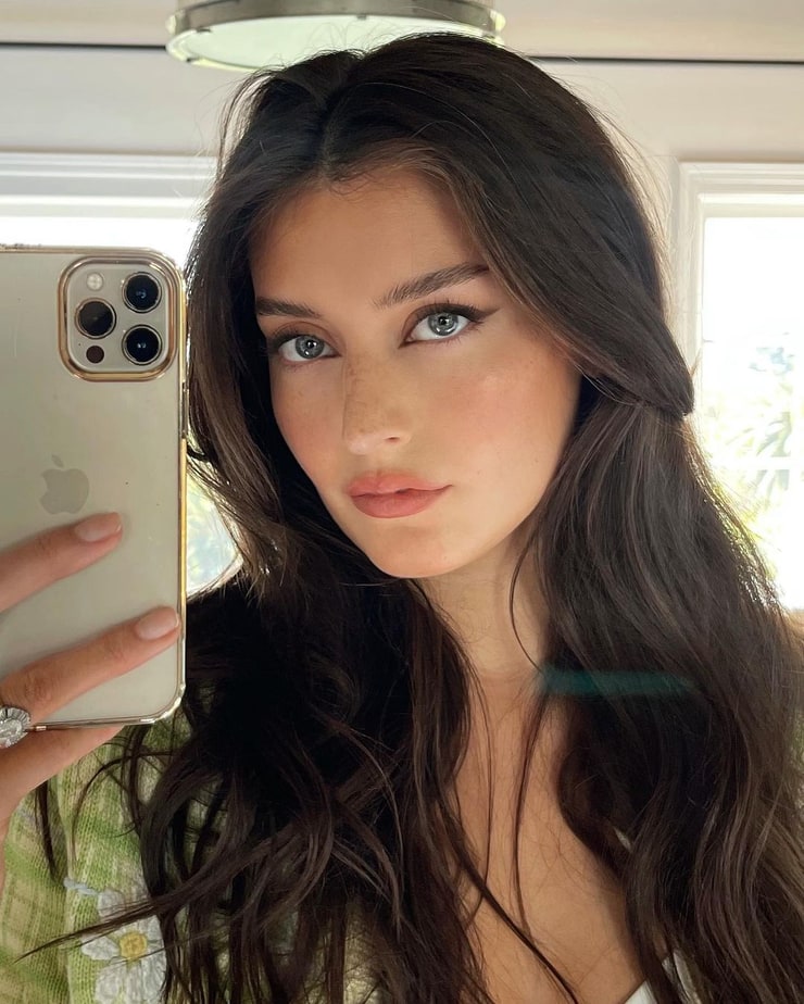 Jessica Clements