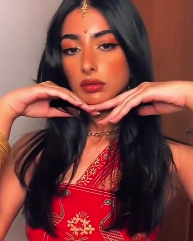 Iffat Marashi