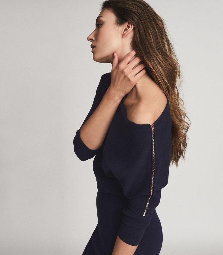 Lorena RAE