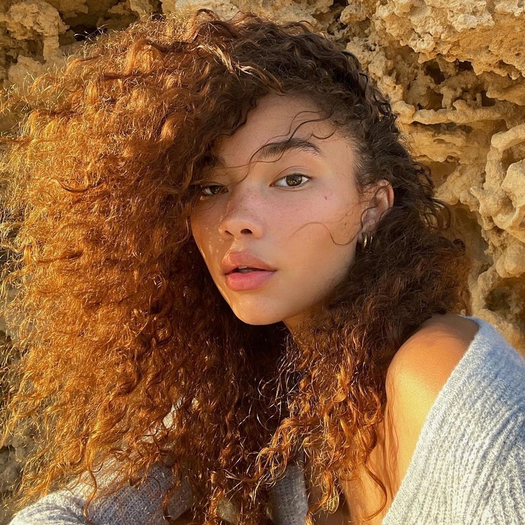 Ashley Moore (2) Ashley Moore (2)