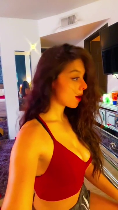 Kira Kosarin