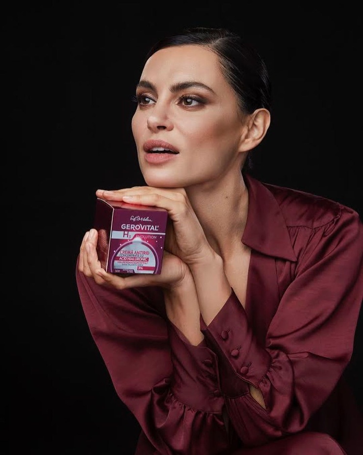 Catrinel Menghia