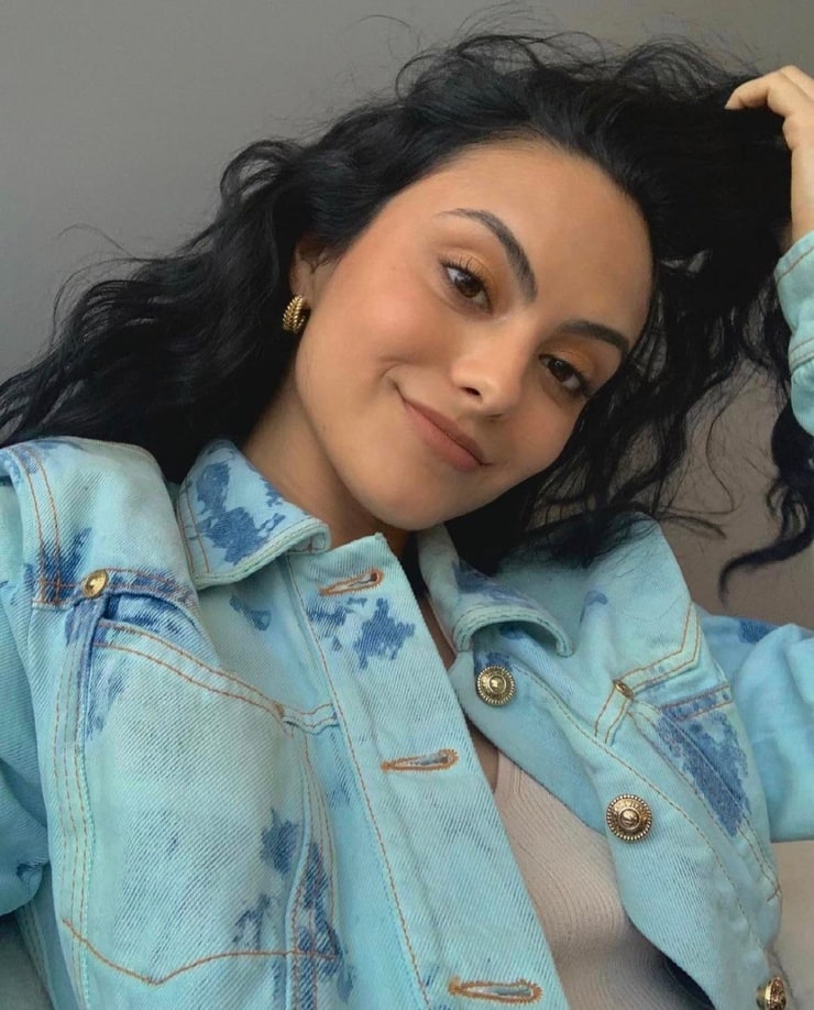 Camila Mendes