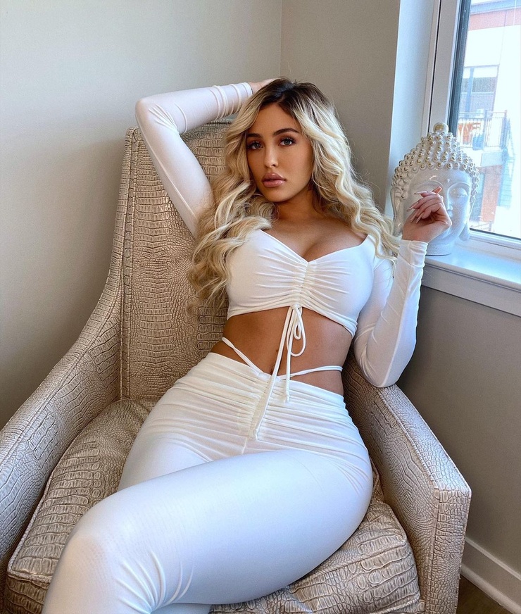 Renèe Estella