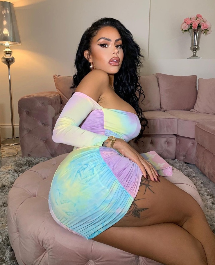 Picture of Chloe Saxon