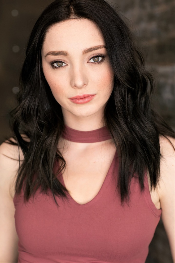 Emma Dumont