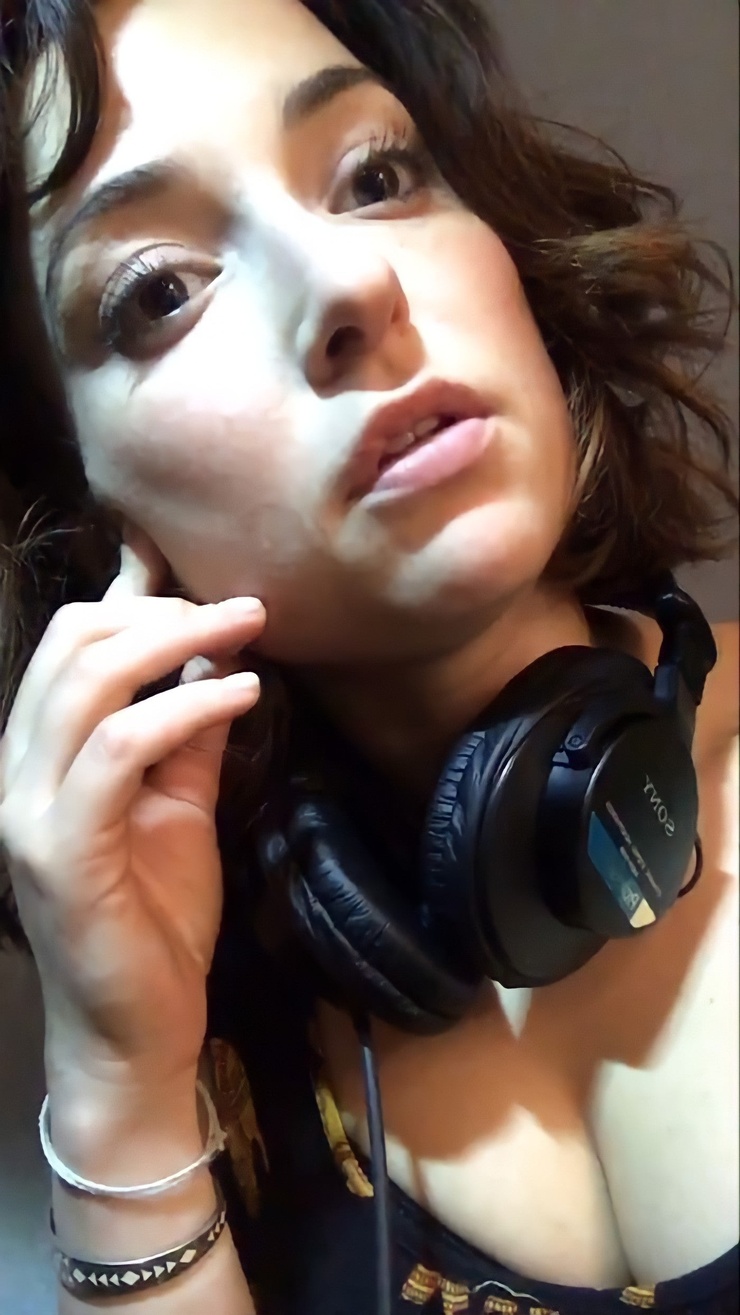 Milana Vayntrub Milana Vayntrub