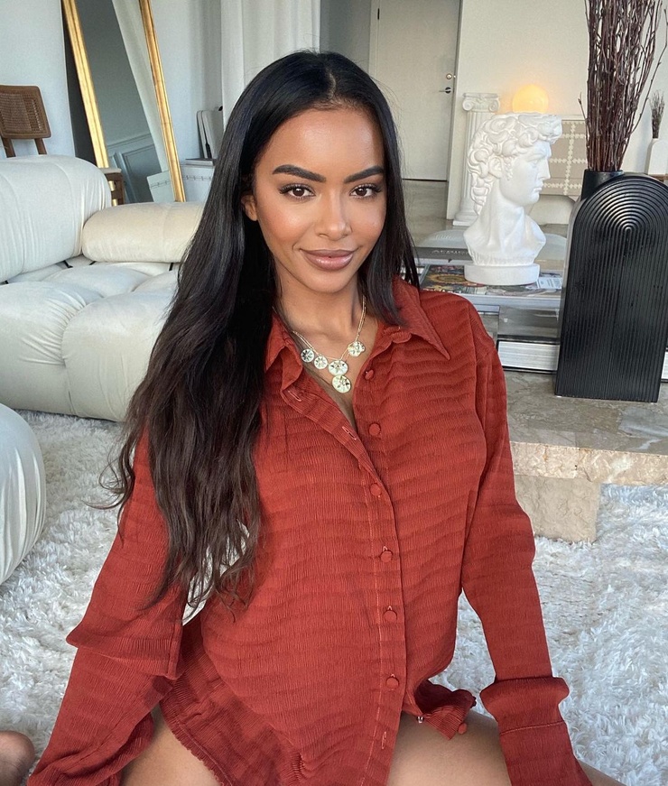 Sharlena Hassani Sharlena Hassani