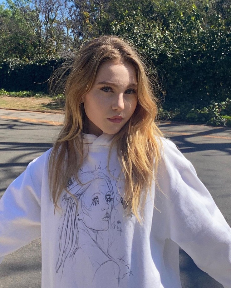 Ella Anderson Ella Anderson