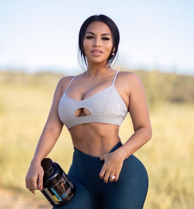 Dolly Castro image