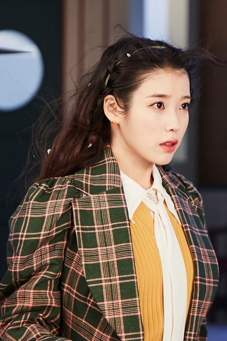 IU