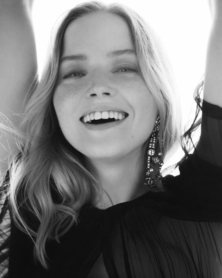 Ellie Bamber Ellie Bamber