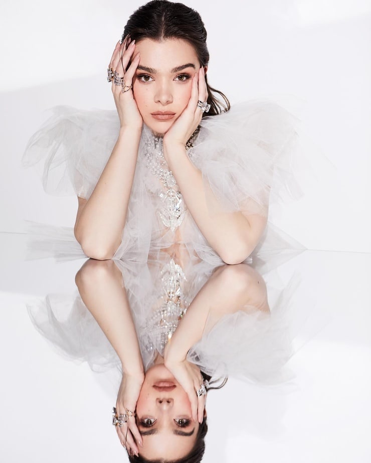 Hailee Steinfeld Hailee Steinfeld