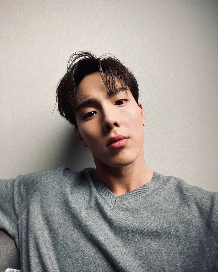 Shownu (MONSTA X)