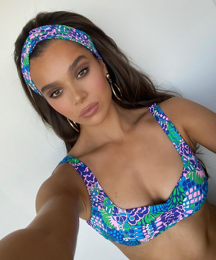 Hailee Steinfeld Hailee Steinfeld