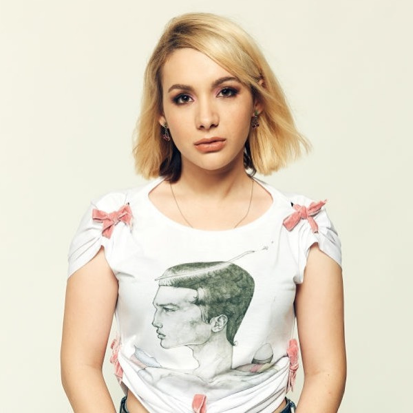 Hannah Marks Hannah Marks