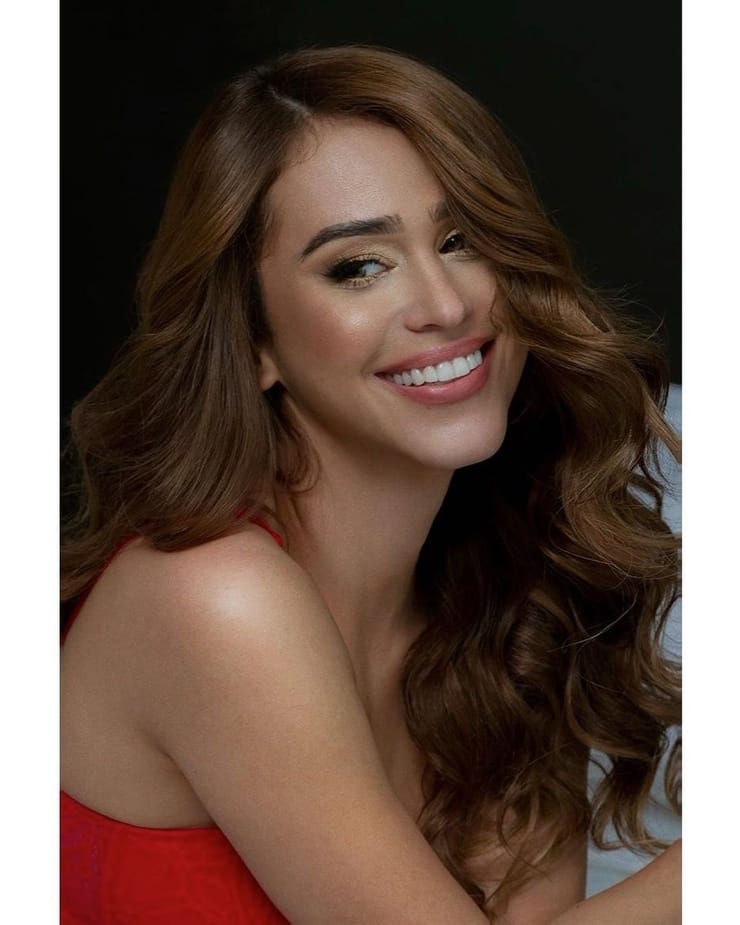 Picture Of Yanet Garcia