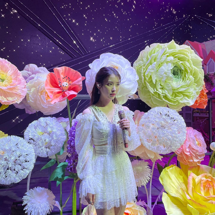 IU