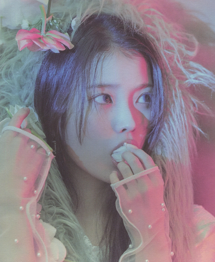 IU