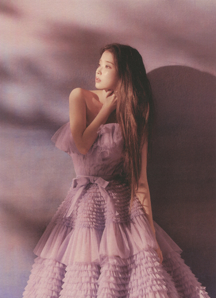 IU
