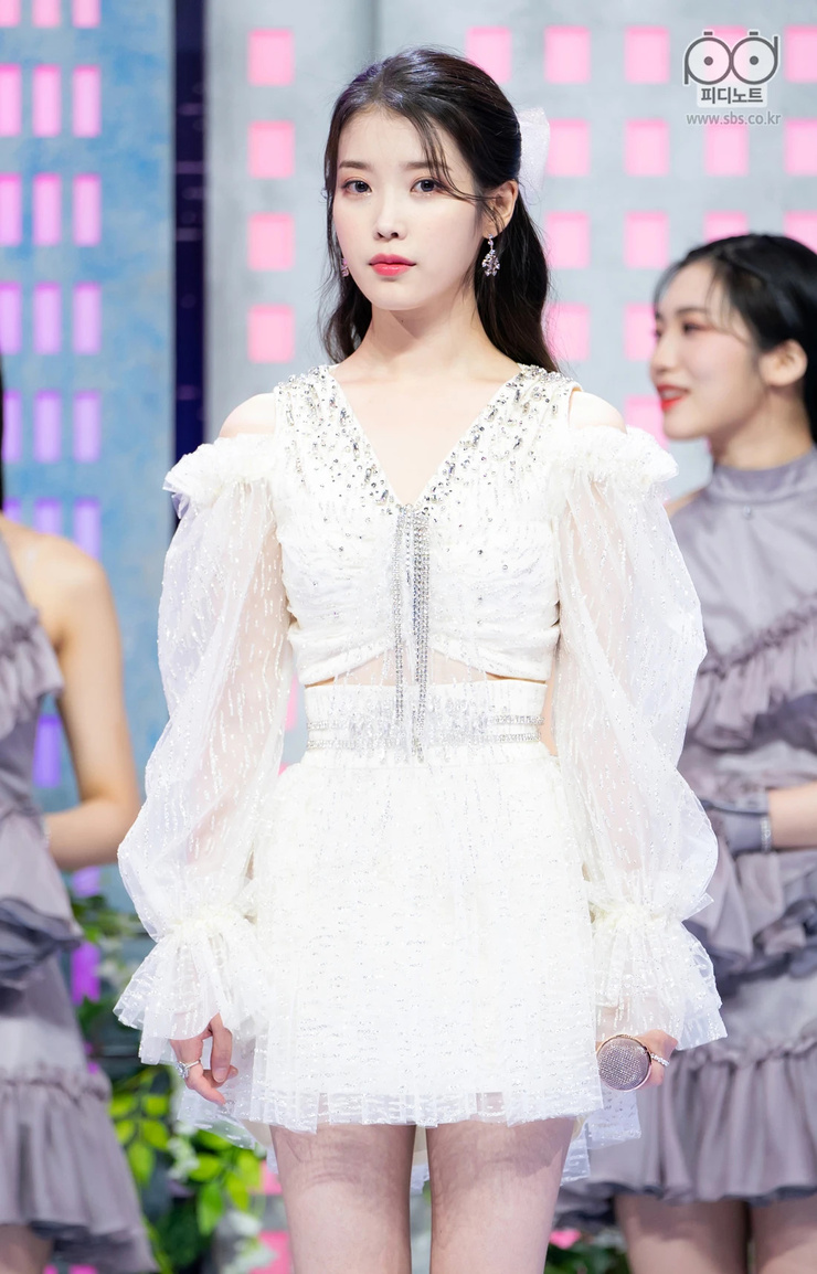 IU