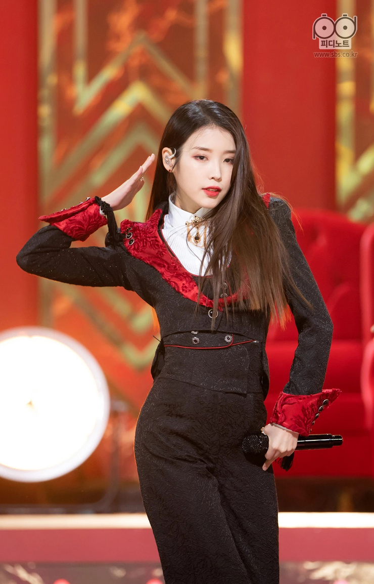 IU