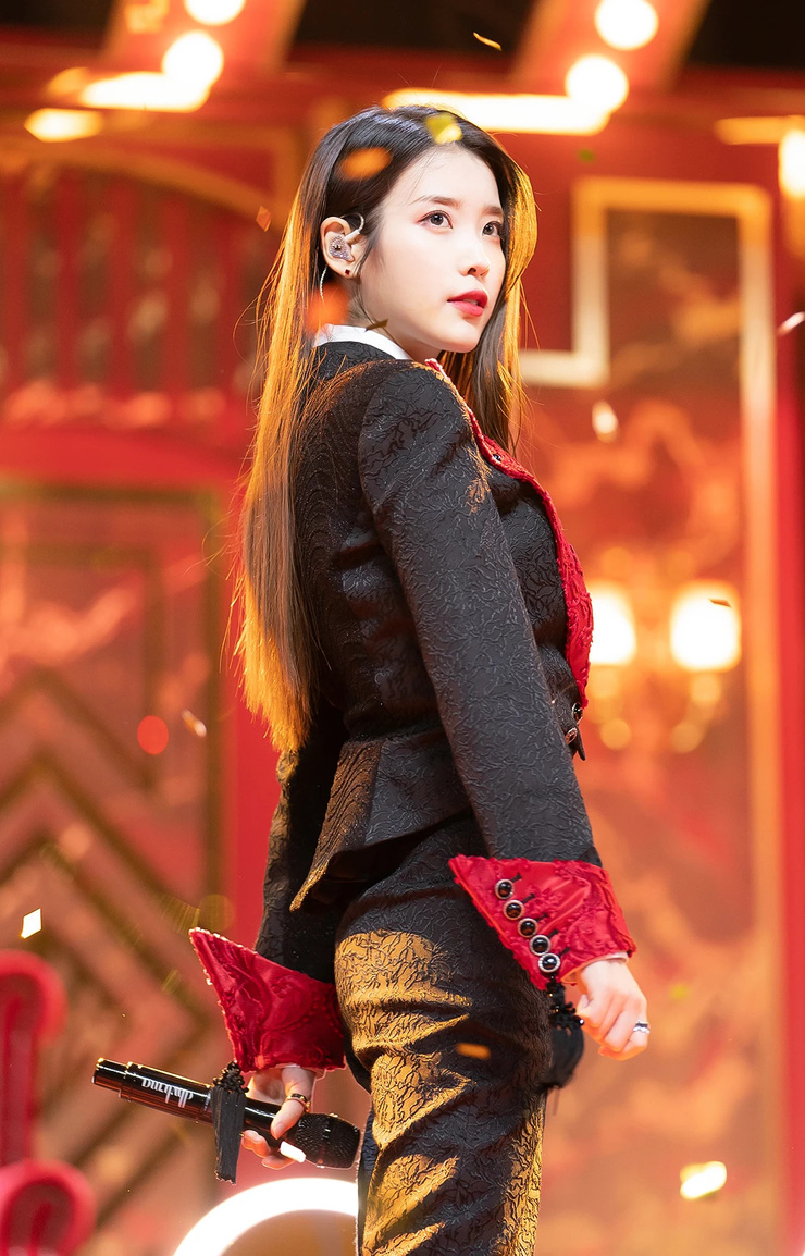 IU