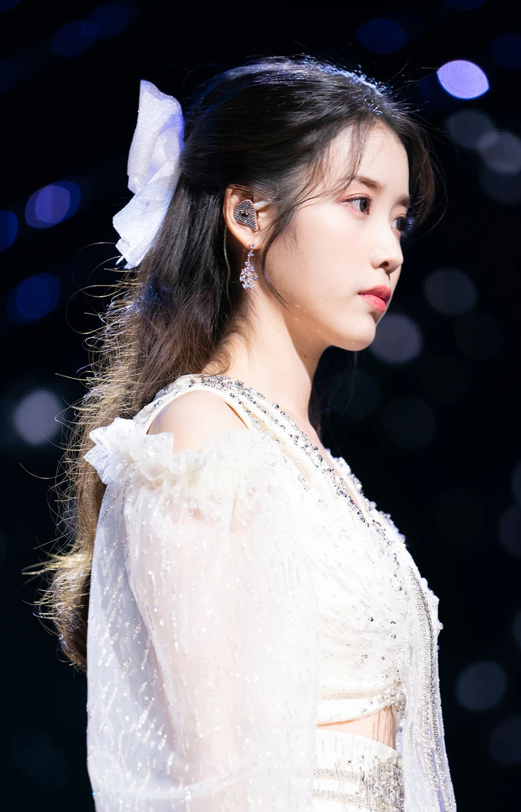 IU