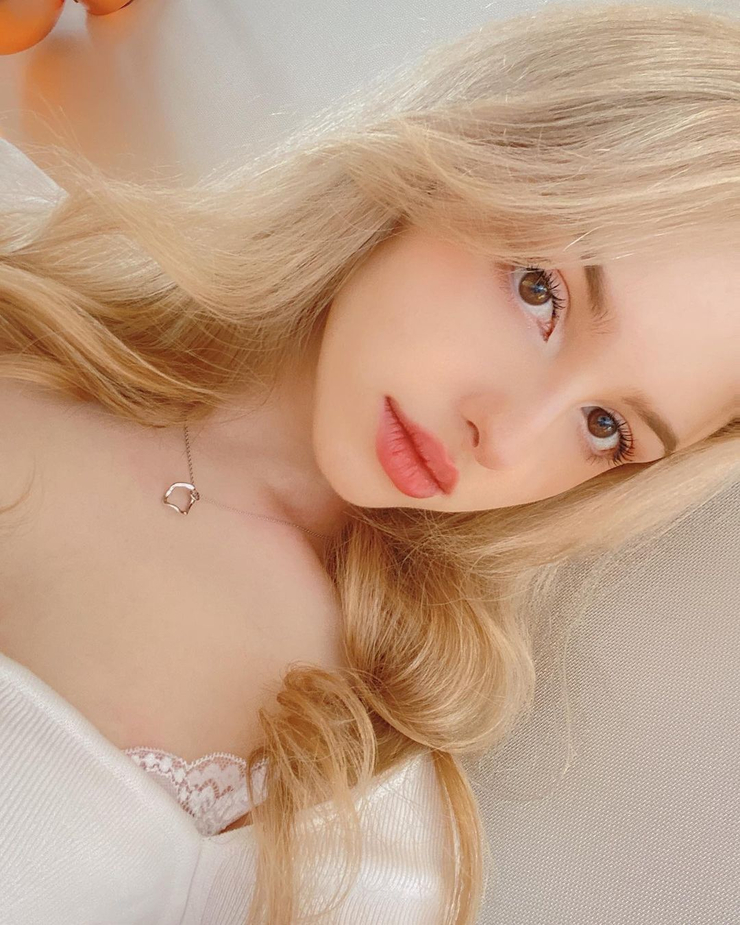 Elina Karimova Elina Karimova