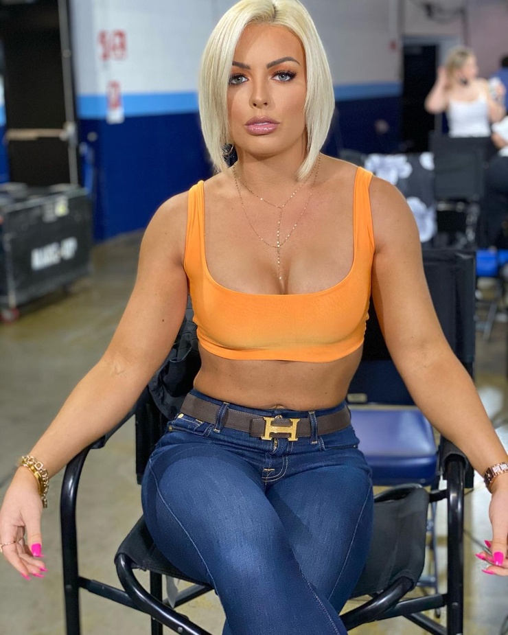 Amanda Saccomanno Amanda Saccomanno