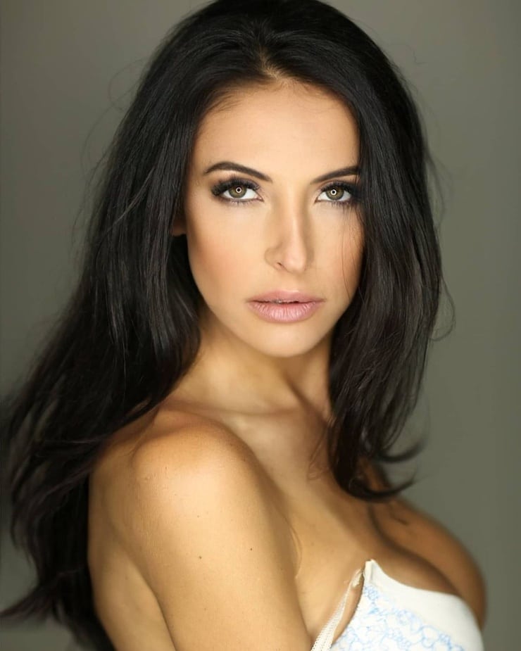 Moria Aharonov