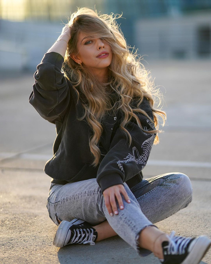 Alexa Breit Alexa Breit