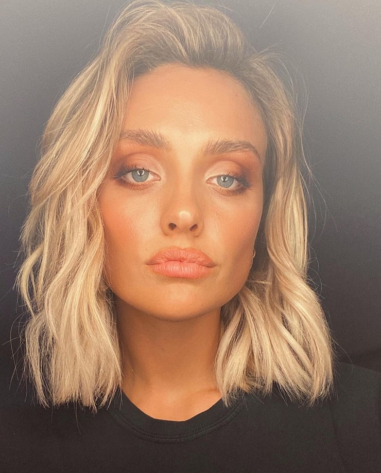 Wallis Day Wallis Day