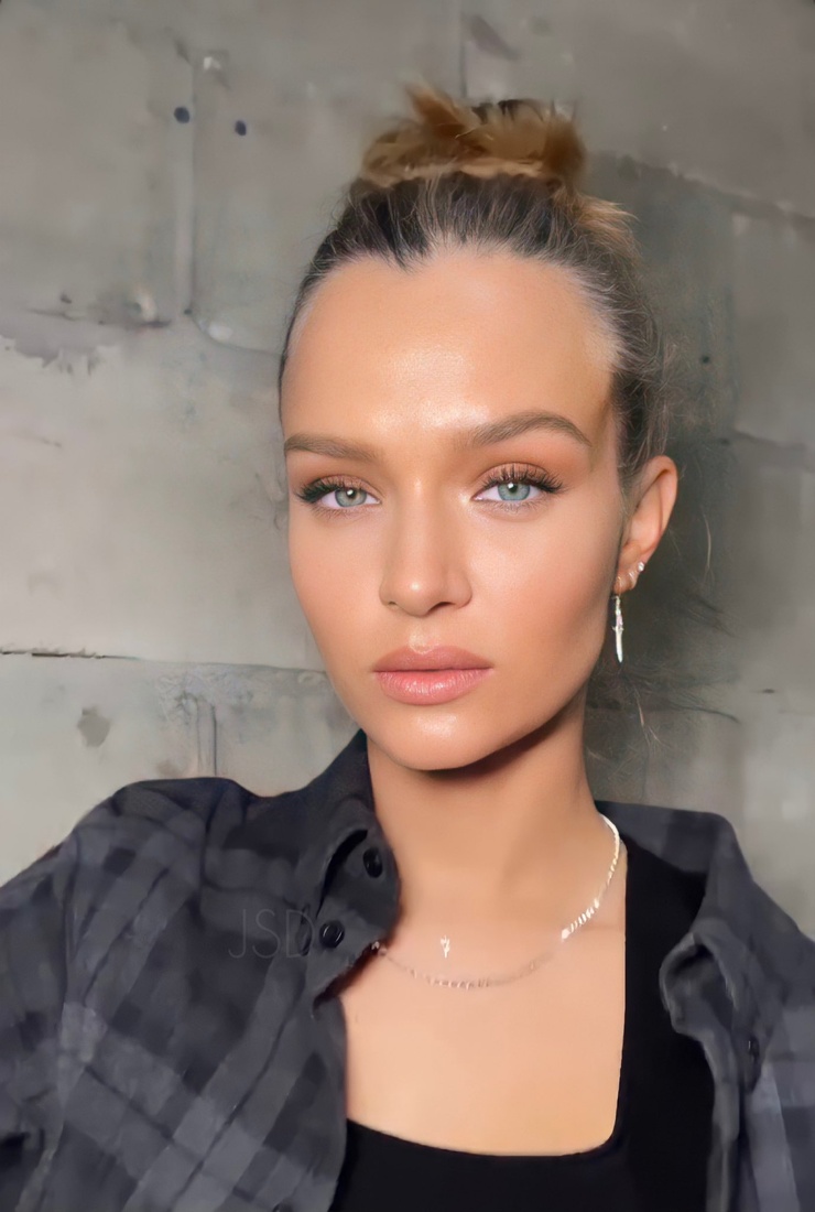 Josephine Skriver Josephine Skriver