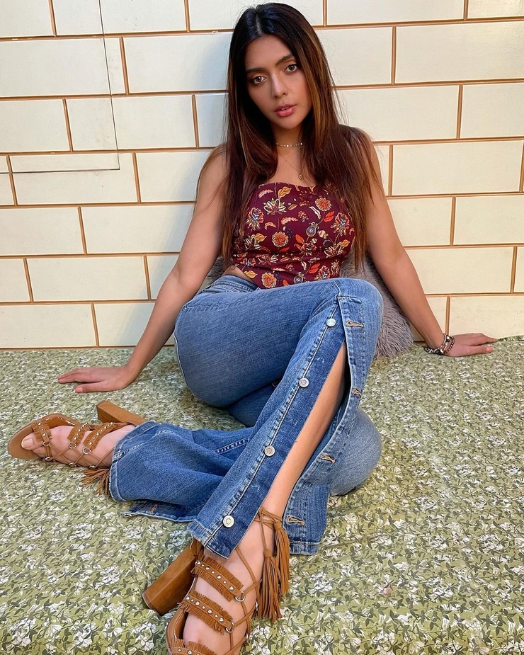 Ruhi Singh Ruhi Singh
