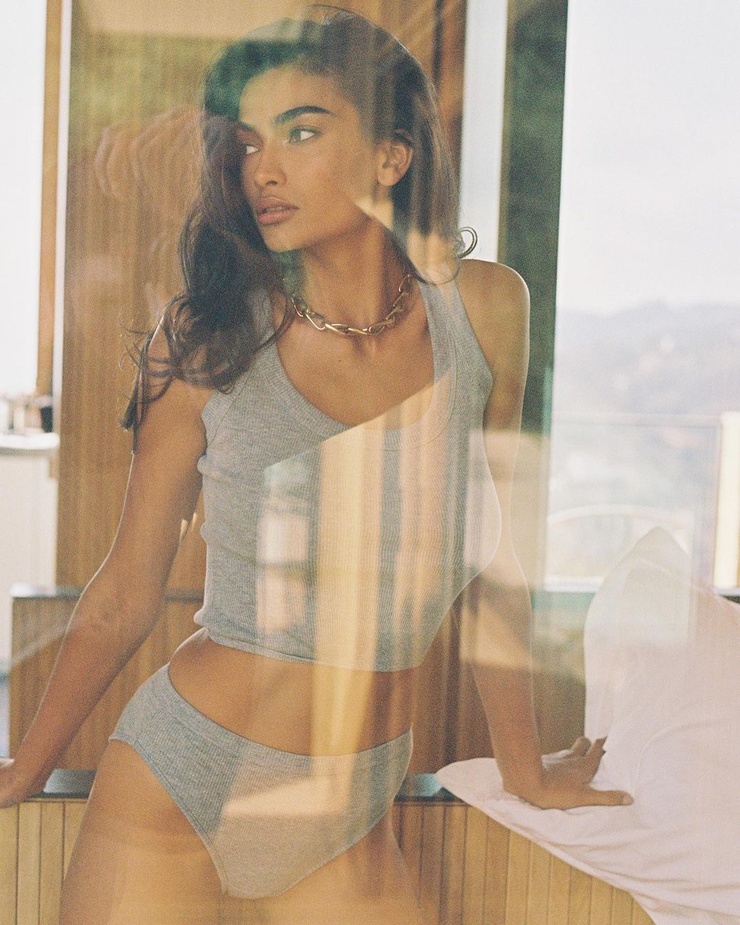 Kelly Gale Kelly Gale