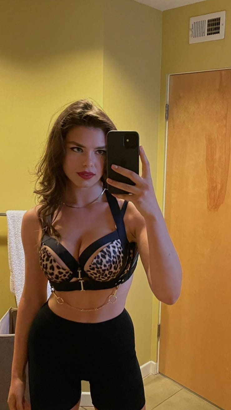 Lauren Searle