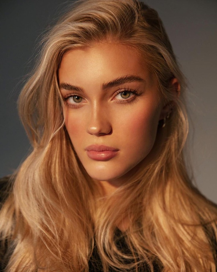 Mimi Slinger