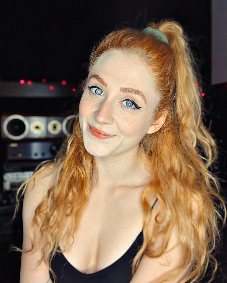 Janet Devlin