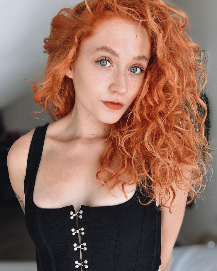 Picture of Janet Devlin