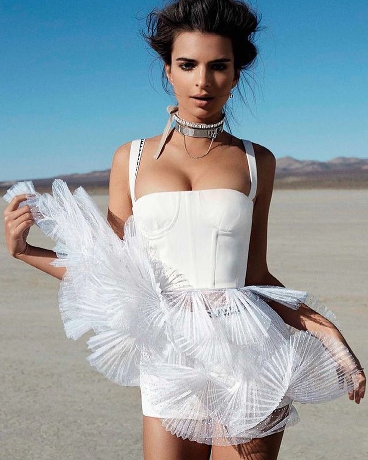 Emily Ratajkowski